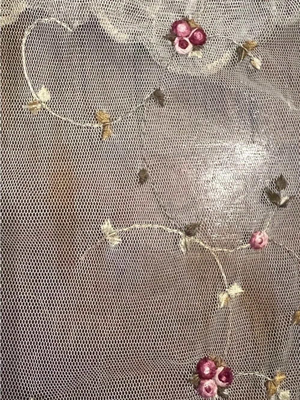 3 Vintage Embroidered Rosebuds Scalloped Curtain Panels 54 × 62